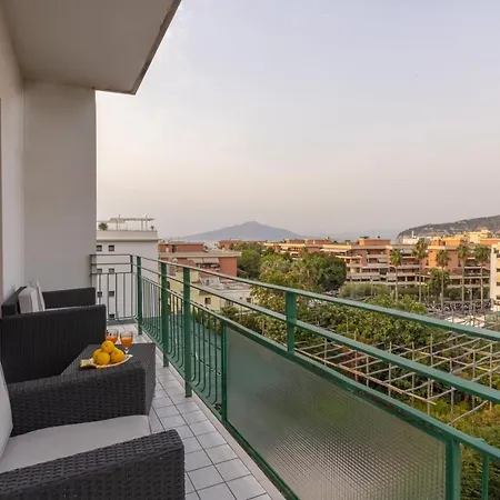 Sorrentovibes - Family With Terrace & Amazing View In Center Sorrento